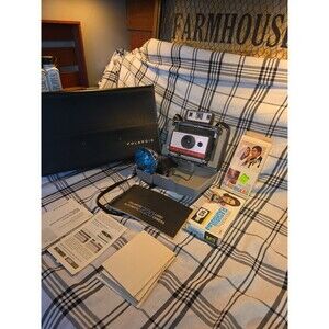 Vintage‎ Polaroid Automatic 220 Land Camera Kit Case Flashbulbs Manuals UNTESTED